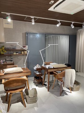 【大阪狭山】≪正社員・業務委託から選択≫≪社会保険完備≫≪月9日休み≫完全週休2日の相談OK！ネイルアイのトータルビューティーサロン「klarm（クラーム）」からネイリスト（ネイル）の求人☆☆