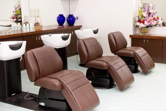 【磐田駅】◆着付けやメイクも学べる・まつ毛パーマも学べる・月8,9日休み・社会保険完備◆離職率の低さが働きやすさの証！今までの技術を生かしつつ、美容師を軸に幅広いジャンルで活躍できる人財になれます！「MORE Beauty Museum（モアビューティーミュージアム）」からスタイリスト（美容師）の求人☆★