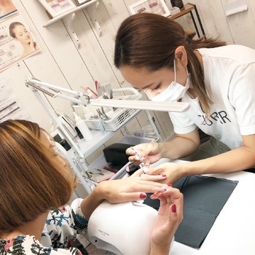 【藤沢】≪未経験OK≫≪アイリスト募集≫≪ママさんも歓迎！≫≪週1日からOK≫脱毛やフェイシャルなどのエステメニューもあるトータルビューティーサロン！全メニュー個室にて施術！オシャレサロンで働いてみませんか？「CURAR藤沢店（クラルフジサワテン）」からアイリスト（まつげエクステ・まつげパーマ・アイブロウ）の求人☆☆