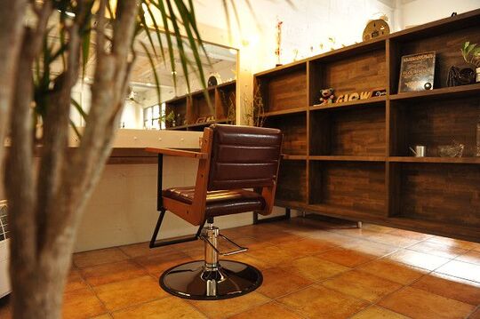 【忍海】≪社会保険完備≫営業時間内レッスンも可能！やる気がある方なら経験の浅い方でも歓迎です！！お客様と近い距離で関わっていきたい方にオススメ！Glow hair（グロウヘアー）からアシスタント（美容師）の求人☆★☆