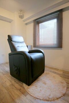 【京橋】≪月給21万円～≫≪月給30万円も可能≫≪社会保険完備≫≪月4〜8日休み選択可能≫≪営業時間内レッスン可能≫≪週1日3時間〜もOK≫未経験の方でもマンツーマンで学べる環境！話題のアイブロウ専門店！「mellow＋ mens eyebrow 京橋店（メロウプラス メンズ アイブロウ キョウバシテン）」からアイブロウリストの求人☆☆