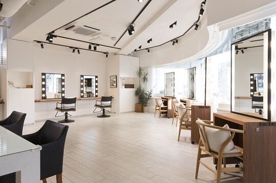 【二子玉川】◆月8日休み・土日休みも相談可能・営業中練習OK・有給休暇あり◆メイク・ネイル・ヘアアレンジを学べる環境、働きやすい条件で長く安心して働けるサロン「SPICE AVEDA サロン&スパ玉川店（スパイスアヴェダサロンアンドスパタマガワテン）」からアシスタント（美容師）の求人☆★