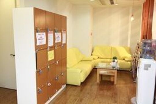 【西鈴蘭台】≪時給1200円≫≪有給休暇あり≫≪社会保険完備≫≪歩合でパートでも月給20万円以上可能≫リーズナブルなのに丁寧な接客と技術で幅広い年代に愛されてます！長く活躍する方が多いのも納得の「ASUKA 西鈴蘭台店（アスカニシスズランダイテン）」から、スタイリスト（美容師）の求人☆★