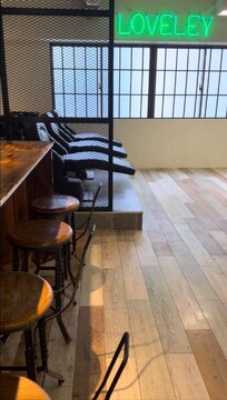 【池袋】◆社会保険完備・入客チャンス多数・選べる雇用形態◆他サロンはもちろん、他業種よりも高収入を実現できるトレンドサロン！自分だけのウリを作れ、自分らしく働ける「LOVELEY（ラベリー）」からスタイリスト（美容師）の求人☆★