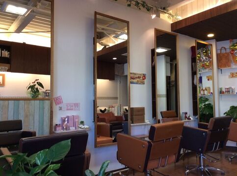 【新金岡】≪月8日休み！≫≪平均退社18:00!!≫入客チャンスあり◎お客様との距離が近いアットホームサロン「ちゅら:re（チュラリ）」からスタイリスト（美容師）の求人★☆