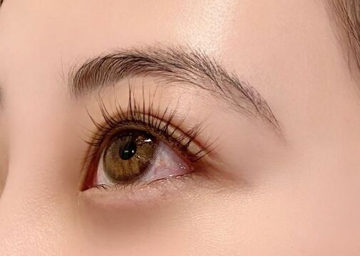 【阪急茨木市駅】≪実働8時間≫≪休憩1時間≫≪髪型、ネイル自由≫≪エステ併設≫売上に応じてしっかり歩合がつくから、モチベーションを保ちながらサロンワークが可能◎自分のスキルや経験をフルに活かせるアットホームサロン「blue luna（ブルールナ）」からアイリスト（アイデザイナー・まつげエクステ）の求人★☆★