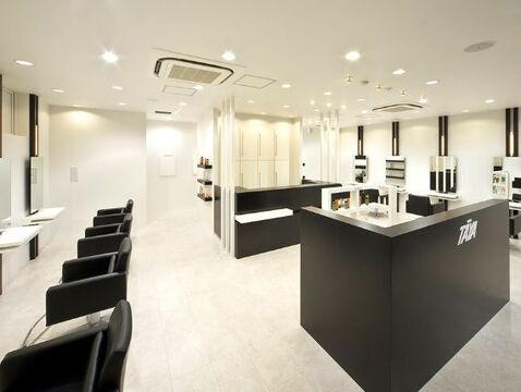 【尼崎駅】＜完全週休2日制＞＜社会保険完備＞全国展開する超有名ヘアサロン！高収入を目指せる環境が人気◎歴史と実績のある会社なので安定して美容師を続けて行くことが可能♪TAYA 尼崎店（タヤアマガサキテン）からスタイリスト（美容師）の求人☆★