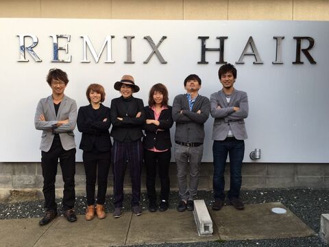 【亀山】≪月給20万円スタート≫≪月7日休み≫≪入客チャンスあり≫明るくフレンドリーな接客が大人気のアットホームサロン！お客様と密に関われて毎日楽しく働いてもらえます！長くスタイリストを続けたい方にはピッタリの環境を整えている「REMIX HAIR（リミックスヘアー）」からスタイリスト（理容師）の求人★☆