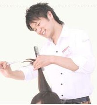 【阪急三国】≪社会保険完備≫基本給25万円！残業手当支給あり！家族そろって気軽に来れるお店です。平均退社19時なのも安心！入客チャンスも多くやりがいもバッチリです。「デューポイント 淀川三国店（デューポイントヨドガワミクニテン）」からスタイリスト（美容師）の求人★☆