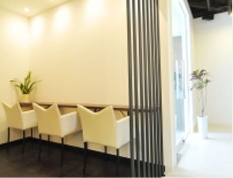 【JR立花】≪正社員・パートから選択OK≫≪月火定休≫お客様との距離も近く、アットホームな環境！プライベートと仕事とでしっかりメリハリをつけて働くことが出来る！地域密着型で地元から愛されているサロン「BRIGHT（ブライト）」からスタイリスト（美容師）の求人☆★☆