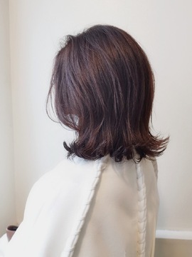 【西宮北口】≪完全週休2日制≫≪社会保険完備≫ミドルキャリア以上のスタッフからしっかり学べます！最短2年でスタイリストデビューも可能！「DAHLI sky（ダリスカイ）」からアシスタント（美容師）の求人☆☆