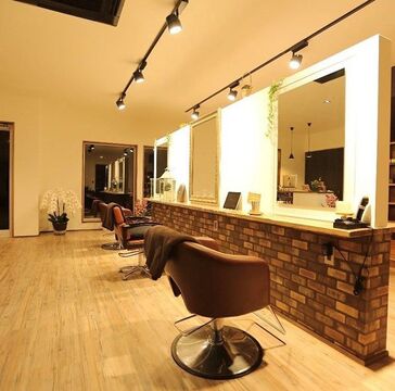 【和多田】≪社会保険完備≫≪住宅手当・ウィッグ手当・撮影手当あり≫≪最短2年でスタイリストデビュー≫営業中のレッスンOK！時間を有効活用して早期デビューを目指しましょう！ハイトーンカラーや撮影技術も学べるヘアサロン「Corest（コレスト）」からアシスタント（美容師）の求人☆★