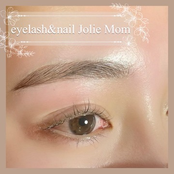 【上本町】経験を活かしたいママさんも是非ご相談下さい！パートOK、完全週休2or3日の選択制！一般企業のようなライフワークバランスが魅力的≪19時CLOSE≫≪実働8時間≫≪社会保険完備≫働くママを応援！安定して長く働ける「jolie mom（ジョリーマム）」からアイリスト（まつげエクステ・まつげパーマ・アイブロウ）の求人★☆★