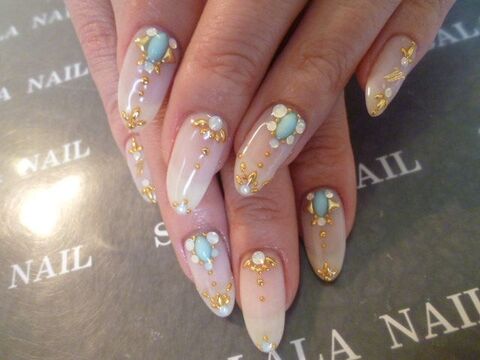 【西鉄福岡天神駅】≪社会保険完備・月8日休み・実働8時間≫今までの経験を活かしてお客様に愛されるネイリストになりましょう！大人女性に人気のトータルビューティーサロン「SALALA（サララ）」からネイリスト（ネイル）の求人☆☆