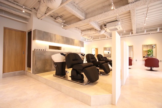 【天王寺】≪フリー40〜44％／指名50～60％還元≫≪自由出勤制≫≪髪質改善がウリ≫稼ぎたい方も自分の時間を大切にしたい方もあなたの働き方に合わせて働けるサロン！メンズヘアが大好評です！「marfe 天王寺（マルフェテンノウジ）」からスタイリスト（美容師）の求人☆★