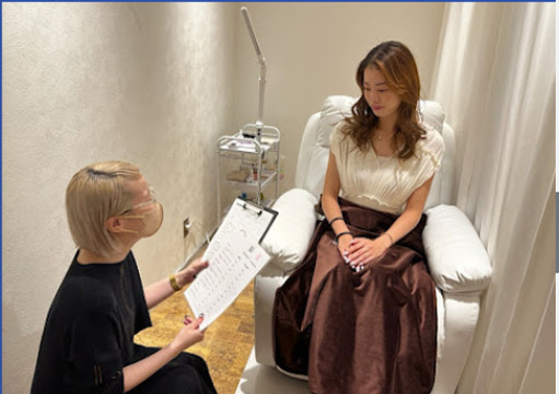 【京橋】≪実働8時間≫≪月8日休み・土日休みOK・有給休暇あり≫≪社会保険完備≫≪売上35％以上の高還元≫似合わせデザインで人気のアイブロウ&まつ毛パーマ専門店！「TOP BROW 京橋（トップブロウキョウバシ）」からアイリスト（まつげパーマ・アイブロウ）の求人☆★☆