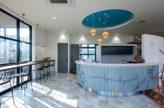 【北長瀬】≪高月給スタート・月休9日・平均年10.5日の有給消化・社会保険完備・入客チャンスあり≫お客様一人ひとりにしっかり向き合いながら接客ができるヘアサロン「farfara（ファルファラ）」からスタイリスト（美容師）の求人☆★