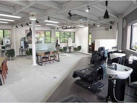 【恵比須】≪社保完備!!≫≪完全週休2日制≫など、見習いの方でもしっかりとした環境で働いてもらえる地域密着型アットホームサロン「LASSIC HAIR 三木本店（ラシックヘアーミキホンテン）」からアシスタント（美容師）の求人☆★