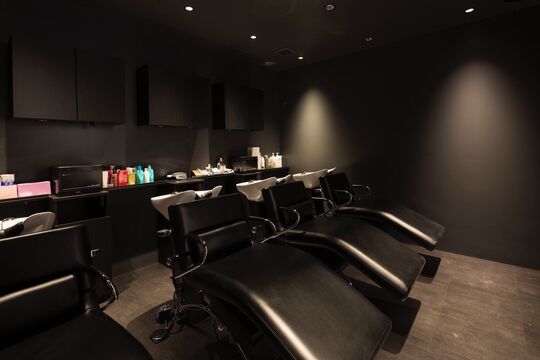 【西船橋】◆社員寮あり・住宅手当あり・有給休暇あり・月給30万円〜・社会保険完備◆入客チャンスが多く、しっかり稼げる環境が人気。今までの経験を活かしつつもっとキャリアアップが可能「TREAT HAIR DESIGN 西船橋店（トリートヘアデザインニシフナバシテン）」からスタイリスト（美容師）の求人☆★