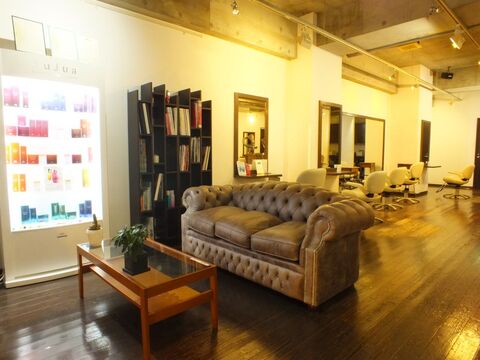 【大船】≪有給休暇あり・住宅手当あり・社会保険完備≫小規模営業な為、お客様との距離も近く、楽しく接客できます。キャリアに応じたステップアップが可能なのも魅力♪die Schere Note（ディシェーレノーテ）からスタイリスト（美容師・理容師）の求人☆★☆