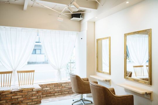 【九条】≪正社員or業務委託で選択可！≫≪月8日休み≫土日祝休み、連休としっかりお休みが取れます！メリハリをつけて働きたい方にオススメ！「Cut studio Cuore（カット スタジオ クオーレ）」からスタイリスト（美容師）の求人☆★