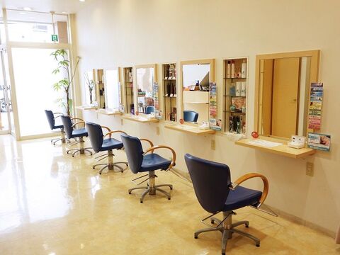 【下大利駅】≪面貸しの募集・売上100%還元・勤務時間、日数は自由に設定OK≫アットホームサロンで働きたい方にオススメ！駅チカでアクセス抜群！幅広い世代のお客様に愛され、リラックスした空間でお客様としっかり関わる事ができるヘアサロン「HAIR STUDIO Forme（ヘアースタジオフォルム）」からスタイリスト（美容師）の求人☆★