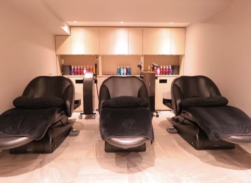 【東銀座】≪社会保険完備≫≪月8日or月7日休みの選択制≫≪有給休暇あり≫働きやすい環境作りに注力！ライフスタイルに合わせた勤務可能です！完全マンツーマン施術！技術も接客も磨ける環境です！1人ひとりに本気で向き合う、そのすべてがあなたの強みになる！「Charumante（シャルマン）」からスタイリスト（美容師）の求人☆★