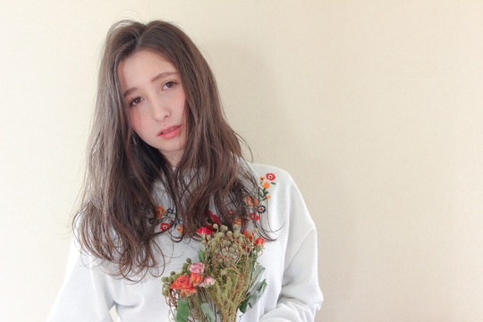 【平針】◆有給休暇あり・社会保険完備・産休育休制度あり・着付けやメイクも学べる◆カラー需要が高く、ブリーチワークが多いサロンです！有名集客サイトでアワードも受賞、新規入客がたくさんできる「FLEUR（フルール）」からスタイリスト（美容師）の求人☆★☆