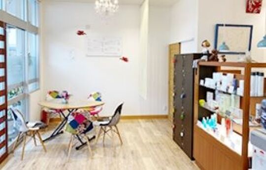 【宮崎駅】≪月休8日・有給休暇あり・社会保険完備≫教育担当者さんから直接技術を学び、頑張り次第では早期デビューも可能！！リーズナブルな料金体系なので毎月多くのお客様と関わる事ができるヘアサロン「メリィ・メリィヘアーハウス錦町店（メリィ・メリィヘアーハウスニシキマチテン）」からアシスタント（美容師）の求人☆★