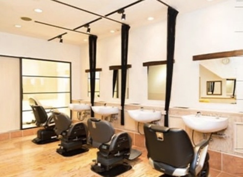 【八千代中央】≪引っ越し手当金あり≫≪20時までに退勤可能≫メンズのお客様も多数来店！オールマイティに活躍できるアットホームサロン！「フィールドヘアー（フィールドヘアー）」からスタイリスト（理容師・美容師）の求人☆★