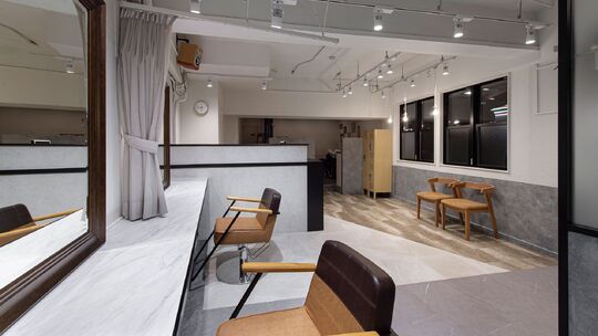 【久米川】≪休日数選択制≫≪月給23万円スタート≫≪ブランクのある方でも大歓迎≫時短勤務も相談可能で1人1人に合った働き方の出来る環境！働いて稼ぎたい人も、プライベート重視の方にもおすすめ！「coe by Roseo（コエバイロゼオ）」からスタイリスト（美容師）の求人☆★