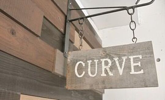 【福島】新卒生OK♪可愛いスタイルでナチュラル系志向の女性ファンも多数☆セットも学べます♪長く活躍されるスタッフさんが多い，働きやすいサロン“curve（カーブ）”からアシスタント（美容師）の求人★☆