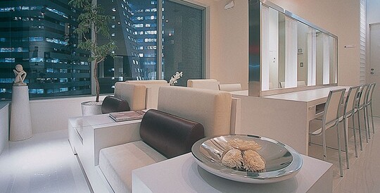 【阿倍野駅】≪未経験OK≫≪頭皮ケア・育毛ケア専門スタッフも募集≫≪経験者前職給与保証≫≪完全週休2日制≫≪有給取得100％≫≪社会保険完備≫≪産休育休取得実績あり≫マザーズ手当やスキンケア支給制度の嬉しい制度がたくさん！全国展開している人気エステサロン！「クリニカルエステ イーズ Viaあべのウォーク店（クリニカルエステイーズヴィアアベノウォークテン）」からエステティシャンの求人☆☆