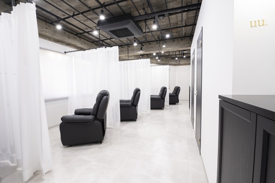 【新越谷】≪社会保険完備≫≪服装ネイル髪色自由≫≪有給休暇あり≫≪独立・開業支援あり≫≪産休育休実績あり≫8割以上のスタッフが未経験での入社！充実の研修制度があるので安心して技術が身に付きます！「uu 新越谷店（ウユシンコシガヤテン）」からアイリスト（まつげエクステ・まつげパーマ・アイブロウ）の求人☆☆