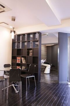 【門戸厄神】★週休2日制！！社会保険完備★入客チャンスあり！！プライベートも充実できる環境で働きませんか 地域密着型で長く愛されているユニセックスサロン¨ヘアークリエイティブサロン YASUMURA（ヤスムラ）¨からスタイリスト（美容師／理容師）の求人☆★