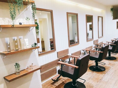 【堺東】スタッフさんもお客様も家族のようなアットホームサロン「Felis（フェリス）」からスタイリスト（美容師）の求人★☆