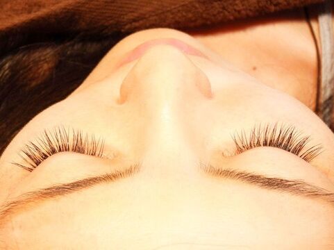 【三国ヶ丘】≪完全週休2日制≫≪20時までに退勤可能≫≪働き方の相談OK≫お仕事もプライベートも両立できる環境です〇ママさんスタッフも活躍中！！美容に関わるお仕事に就きたい方大歓迎です◎「Fiesta（フィエスタ）」からアイリスト（アイデザイナー・まつげエクステ）の求人☆☆