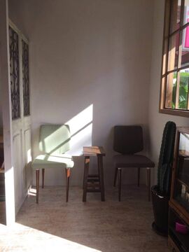 【鳴尾】≪月給17万円スタート!!≫≪プライベート充実可!!≫店内はアンティーク調でとってもおしゃれ!!落ち着いた雰囲気のアットホームなお店です!!お客様との距離が近い地域密着型サロン“uni hair&spa（ユニヘアーアンドスパ）”からアシスタント（美容師）の求人☆★☆