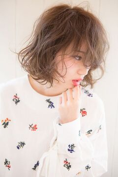 【白木原】≪少人数×小規模≫≪残業なし≫温かい雰囲気のオーナーさんとスタッフさんが在籍している地域密着型×少人数制のヘアサロン「ARTIFACT Hair Studio（アーティファクトヘアスタジオ）」からアシスタント（美容師）の求人★☆