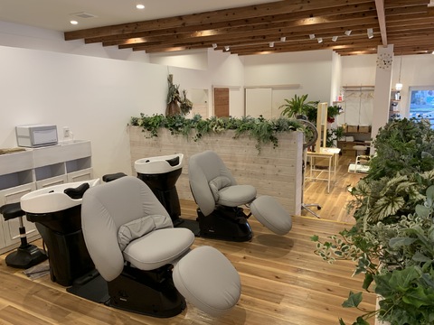 【徳島駅】≪社会保険完備≫≪完全週休2日制≫≪土日休み取得可能≫≪新規の入客チャンスあり≫自分の強みを活かした働き方ができ、成長できる！新規集客力抜群！「bluem（ブルーム）」からスタイリスト（美容師）の求人☆★