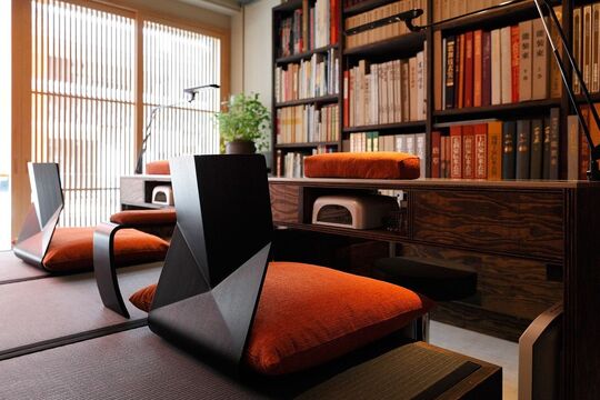 【烏丸】≪社会保険完備≫≪最大実働7.5時間≫≪最大月12日休み≫≪営業時間内レッスンOK≫≪エンビロン導入≫！ネイルだけでなく、ドイツ式フットケアやトリートメニューなど幅広い技術を習得できる！志の高さやお仕事に対するモチベーションを重視！！それぞれの得意を活かし、目標をもってお仕事できる「Nail salon ROUN’（ネイルサロンラウン）」からネイリスト（ネイル）の求人☆☆