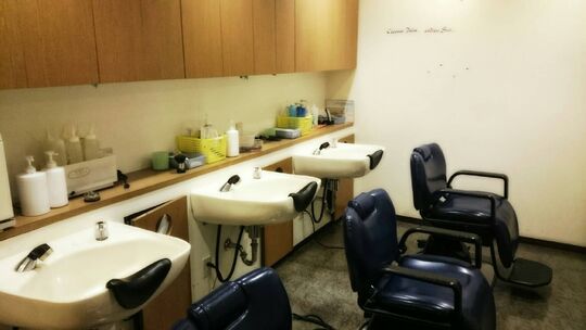 【橿原神宮前】スタッフさんの定着率◎自分のペースでレッスンを進めていけますよ♪産休制度など、女性スタッフが働きやすいサロンを目指しています！お客様と密に関わっていけるRyu球（リュウキュウ）からアシスタント（美容師）の求人☆★☆