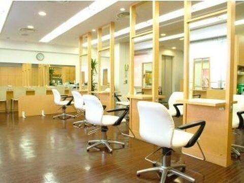 【河原町】≪最低保証あり≫新規＆フリー多数！集客力があるので、入客チャンスもバッチリ♪お休みも選べるのでプライベート充実のワークスタイルもOKです！フリー45%・指名55%還元！頑張った分しっかり稼げる「edge origination 河原町店（エッジオリジネーションカワラマチテン）」からスタイリスト（美容師）の求人☆★