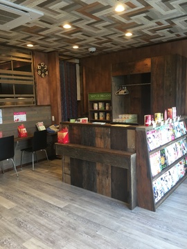 【三河田原】◆ベビーシッター費用補助あり・日曜定休・最大月12日休み・残業ほぼ無し・社会保険完備・最短1年デビュー可能・営業時間内レッスンOK◆研修センターがあり、確実なスキルアップが可能です！幅広いキャリアのスタッフが活躍する！「Ai-ney 田原店（アイニータハラテン）」からアシスタント（美容師）の求人★☆