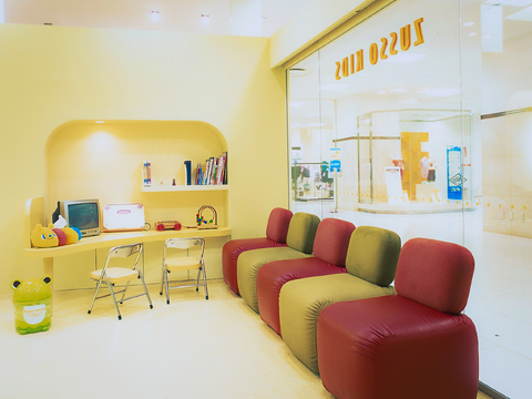 【名古屋駅】≪月8日休み≫≪産休育休実績あり≫≪社会保険完備≫ママさんでも働きやすさバツグンのキッズサロン「ZUSSO KID’S名古屋店（ズッソキッズナゴヤテン）」からスタイリスト（美容師）の求人☆★