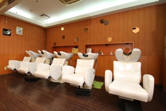 【土井】≪社会保険完備≫≪完全週休2日制≫スタイリストデビューは平均1年半！充実した福利厚生アリ！！長くお仕事出来る環境のヘアサロン「Presto 八田店（プレストハッタテン）」からアシスタント（美容師）の求人☆★☆