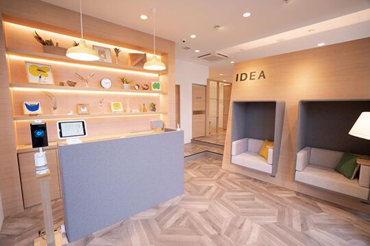 【柏の葉キャンパス】≪産休育休実績あり≫≪社会保険完備≫≪完全週休2日制≫働きやすさ重視！プライベートと両立しながら働けます！「IDEA 柏の葉KOIL LINK GARAGE店（イデア カシワノハコイルリンクガレージテン）」からアシスタント（美容師）の求人★☆