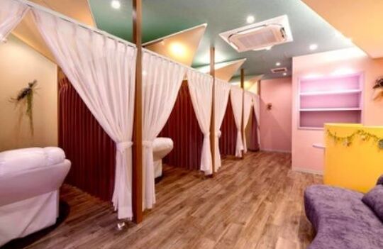 【足原】自分の時間を大切にしてお仕事できる環境！！「ココロニコル 足原本店（ココロニコルアシハラホンテン）」からアイリスト（アイデザイナー・まつ毛エクステ）の求人☆☆