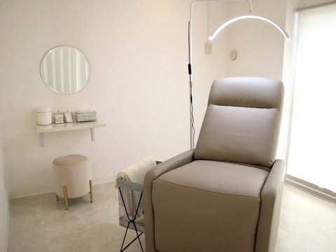 【池袋】≪土日休み習得可能≫≪月8,9日休み≫≪未経験・新卒可能≫≪完全マンツーマン施術≫20代中心のアットホームなサロン。オシャレを楽しみながら、仲間と一緒にスキルアップできる環境！「L'aube 2nd（ローブセカンド）」からアイリスト（まつげエクステ・まつげパーマ・アイブロウ）の求人☆☆