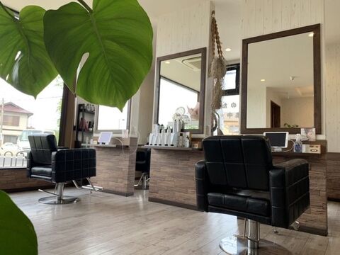 【播磨町】≪正社員、パート、業務委託を選択可能≫≪日曜定休あり≫≪社員は19時半ごろには退勤可能≫≪社会保険完備≫ライフスタイルに合わせて働き方を選べるお店です！新規のお客様も多く売上の60％還元により頑張り次第で月収40万円以上の収入も可能です！「Total Beauty La Fleur（トータルビューティーラフルール）」からスタイリスト（美容師）の求人☆★